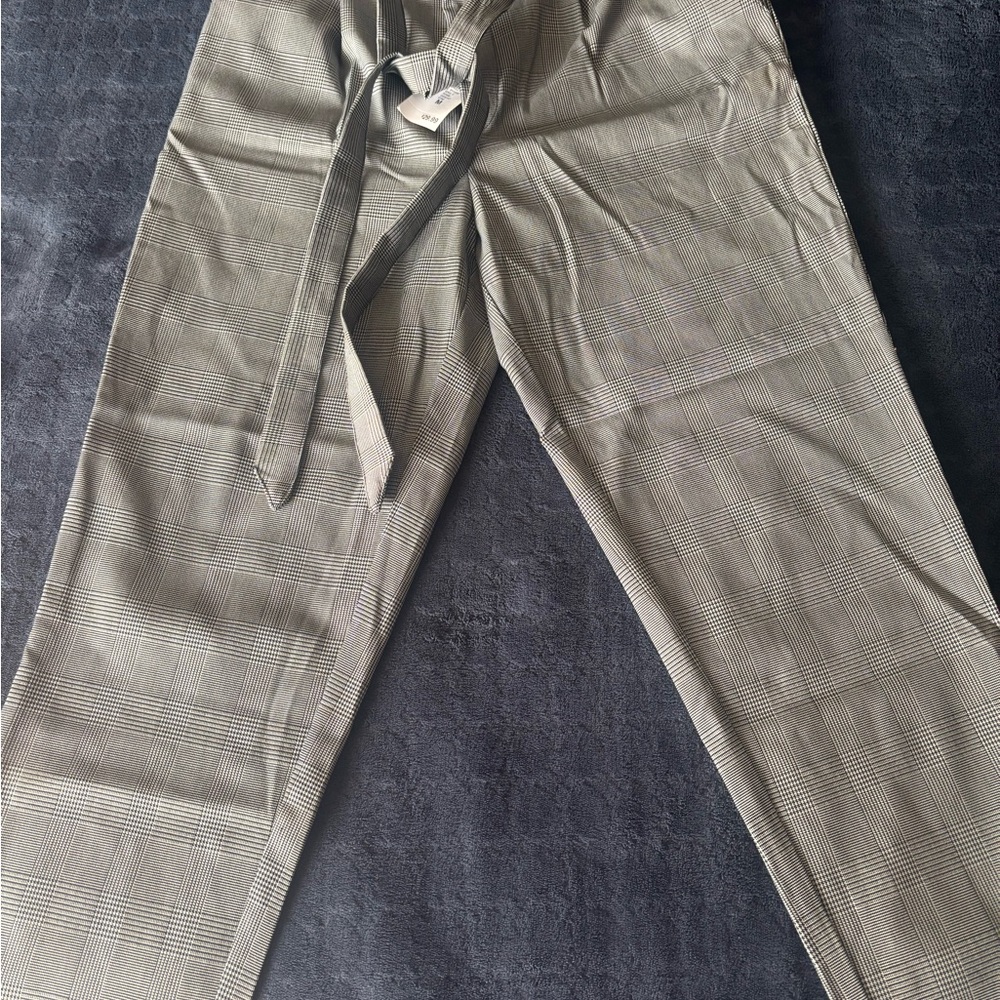 Rue 21 pleated Gray Plaid Pants with belt